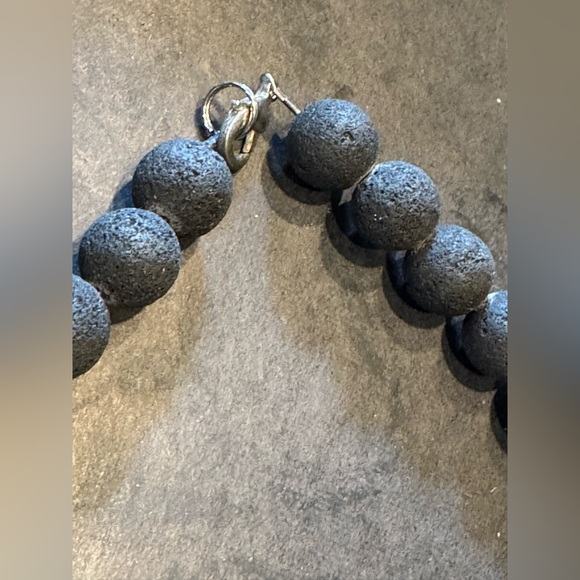 Black lava beads w/ sterling centerpiece & clasp 17” - Picture 2 of 6